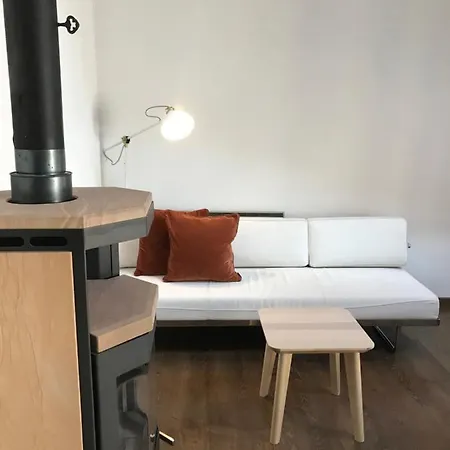 Centrally Located Cozy Loft In Poschiavo Apartmán